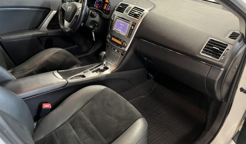 Toyota Avensis 1,8 Valvematic Active Wagon Multidrive S ** Navigointi | Xenon | Koukku full