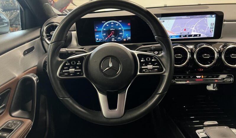 Mercedes-Benz A 200 A Launch Edition Progressive ** Kamera | LED | Kaistavahti | Puolinahat | full