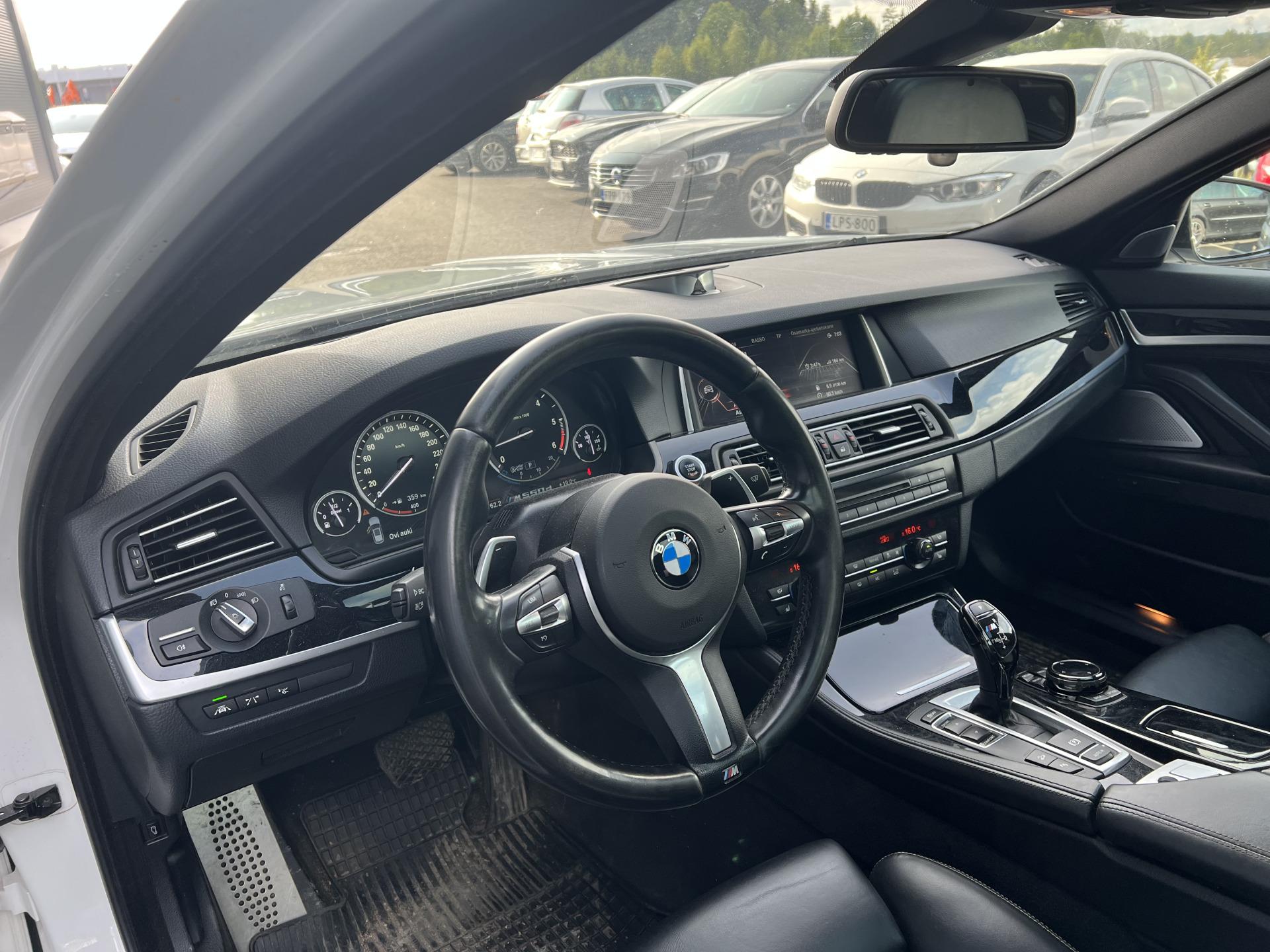 BMW M550d F11 Touring M550d Sport A xDrive ** B&O | HUD |Webasto | Muistipenkit | Vetokoukku | Imuovet | Panorama | P.kamera | full