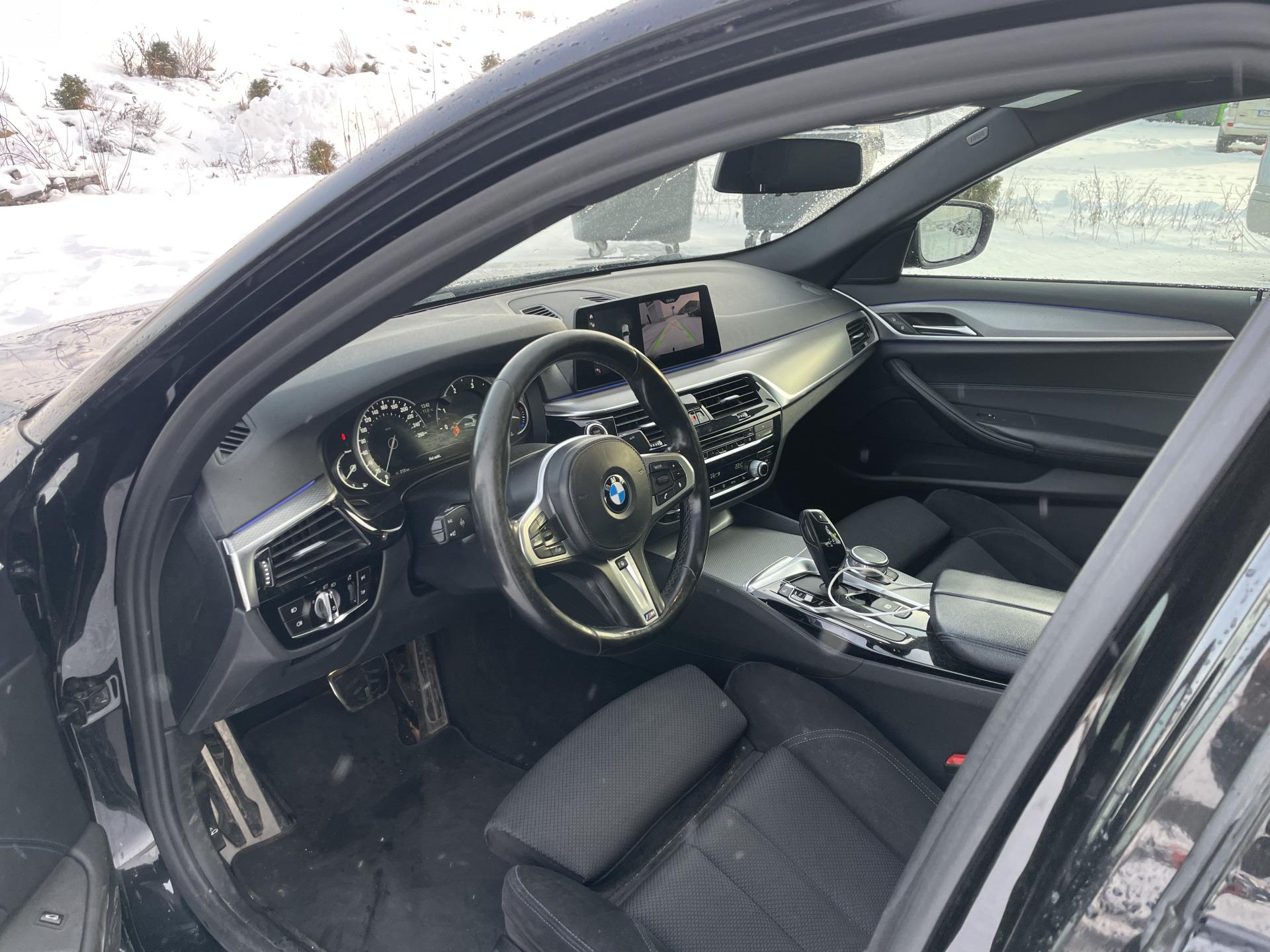 BMW 520 G30 Sedan 520d A xDrive Business M-sport **Webasto | Vetokoukku | Suomi-auto | P-kamera | Hifi | Ratinlämmitin full