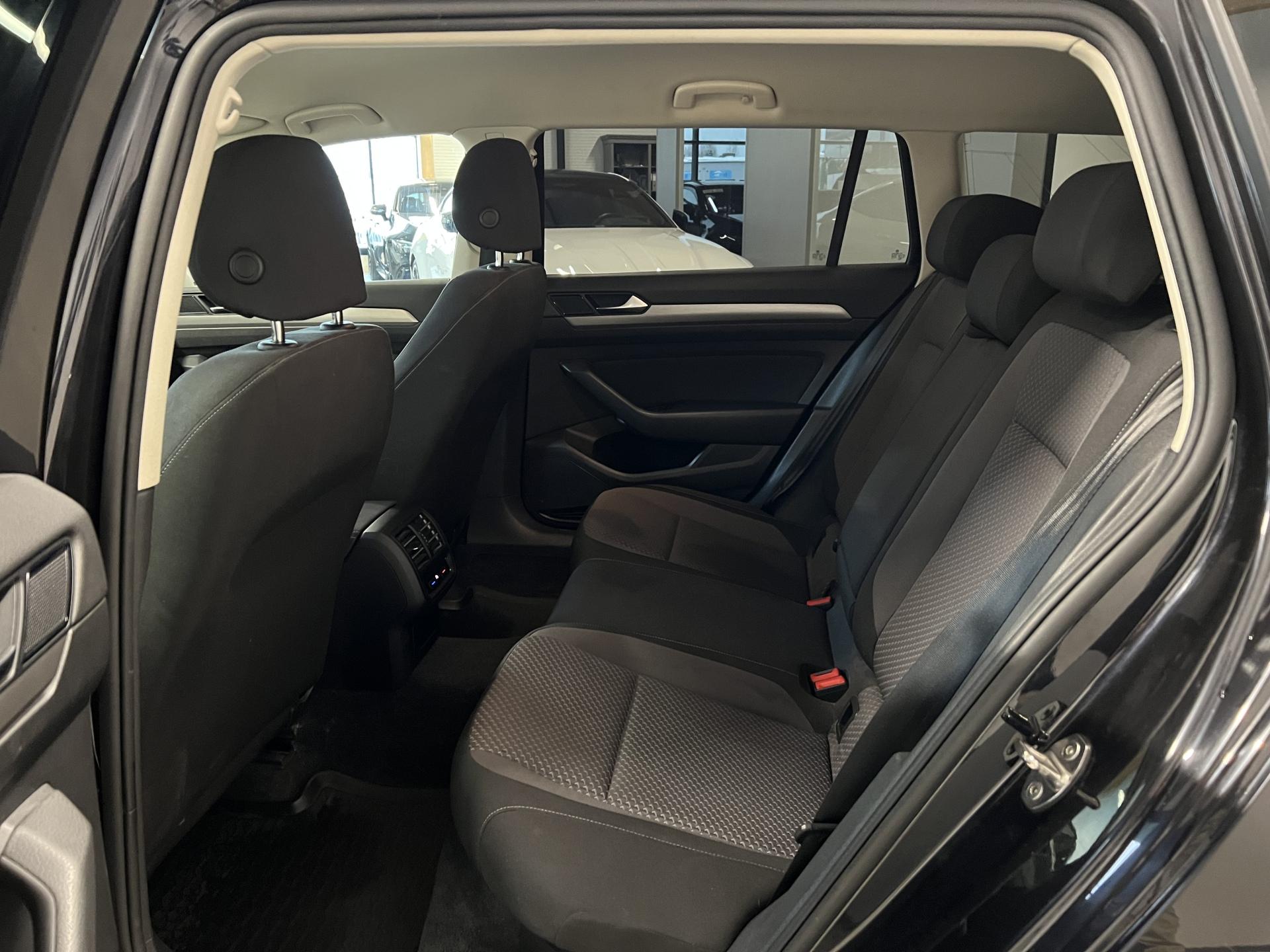 Volkswagen Passat Variant Comfortline 1,4 TSI 92 kW (125 hv) DSG-automaatti ** Vakkari | LED | Penkinlämmittimet |Bluetooth | 2x alut ** full