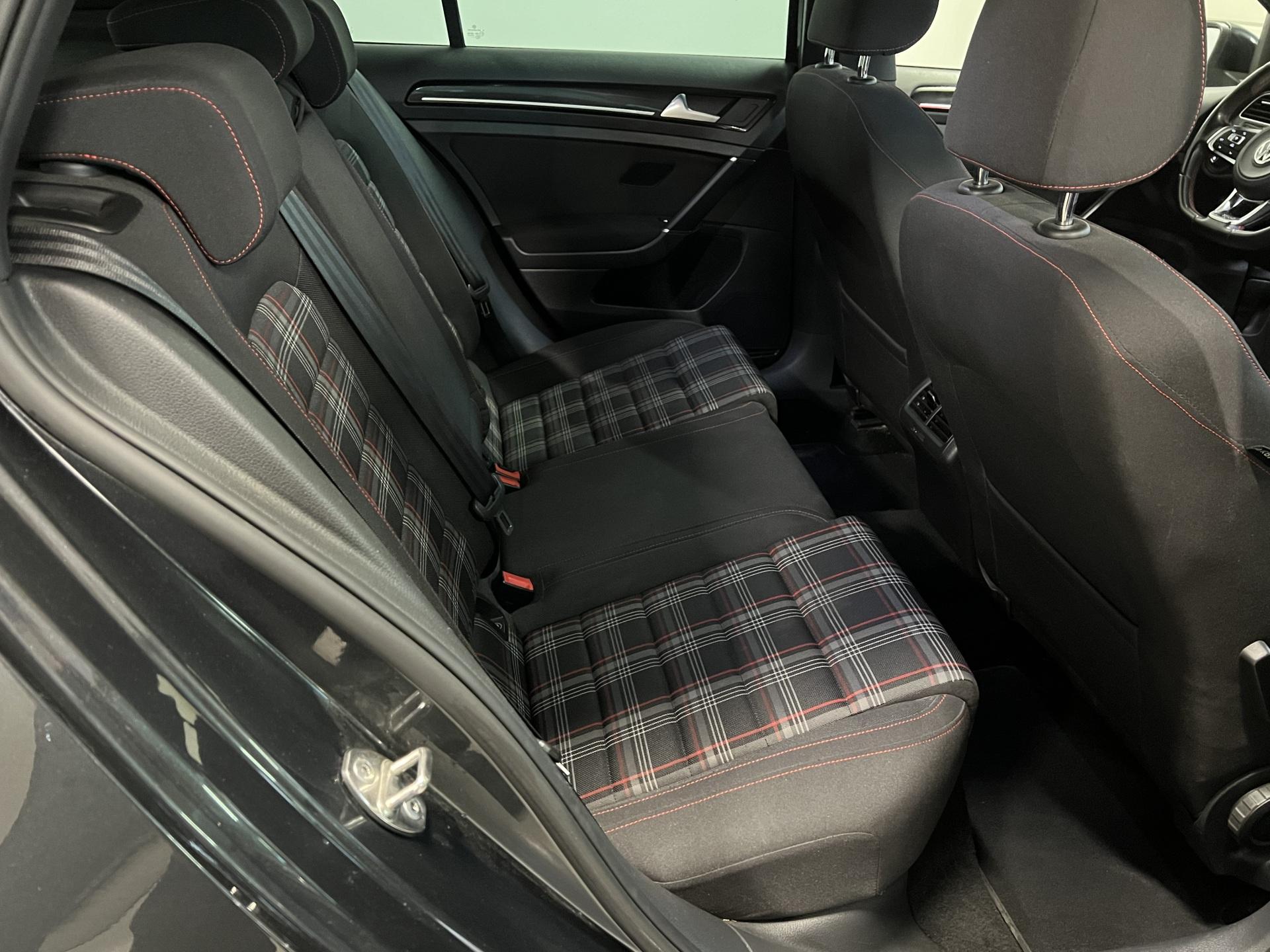 Volkswagen Golf GTI 2,0 TSI 162 kW DSG 4-ov ** Adapt.Cruise | Webasto | Adapt.Xenon | Tutkat | Keyless full