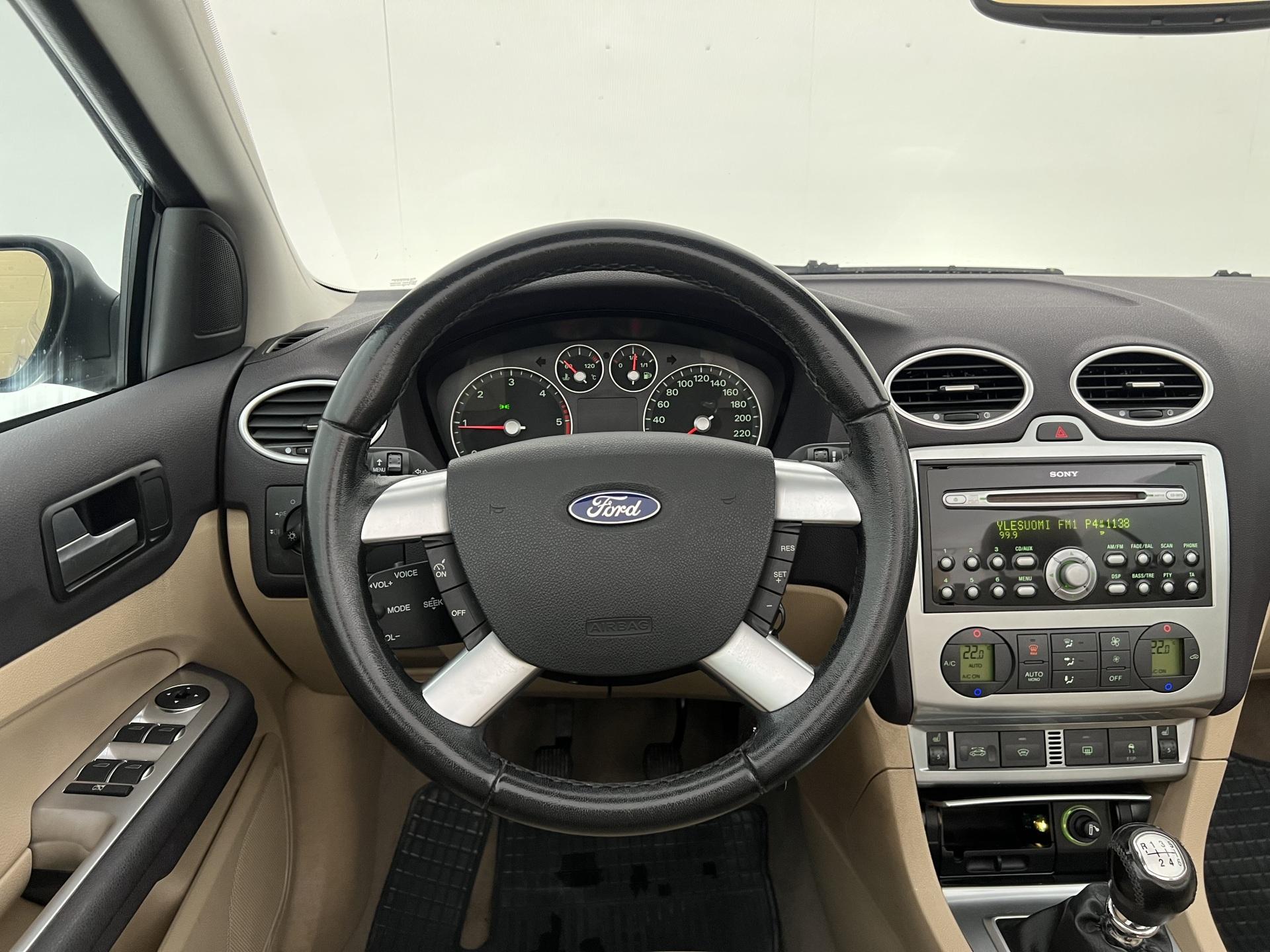 Ford Focus Cabriolet ** Todella siisti yksilö!! | Nahkasisusta | Vakkari | Xenonit | Tutkat | 2x renkaat | Juuri saapunut ** full