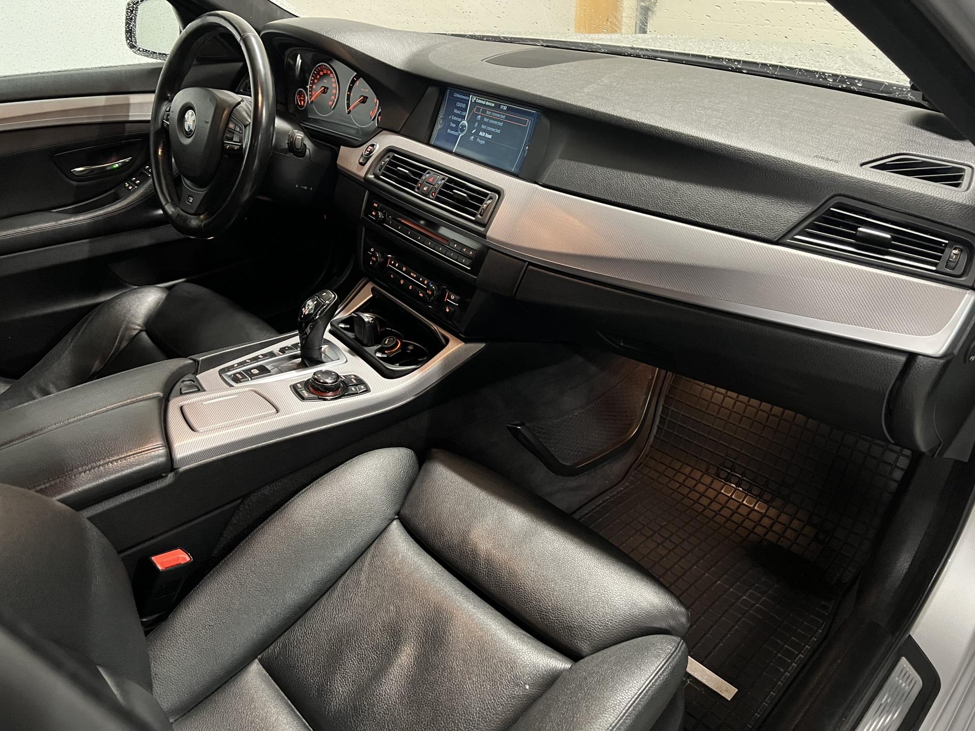 BMW M550d F10 ** Comfort istuimet | Pro.Navi | 360 kamerat | Imuovet | Keyless | Webasto | full