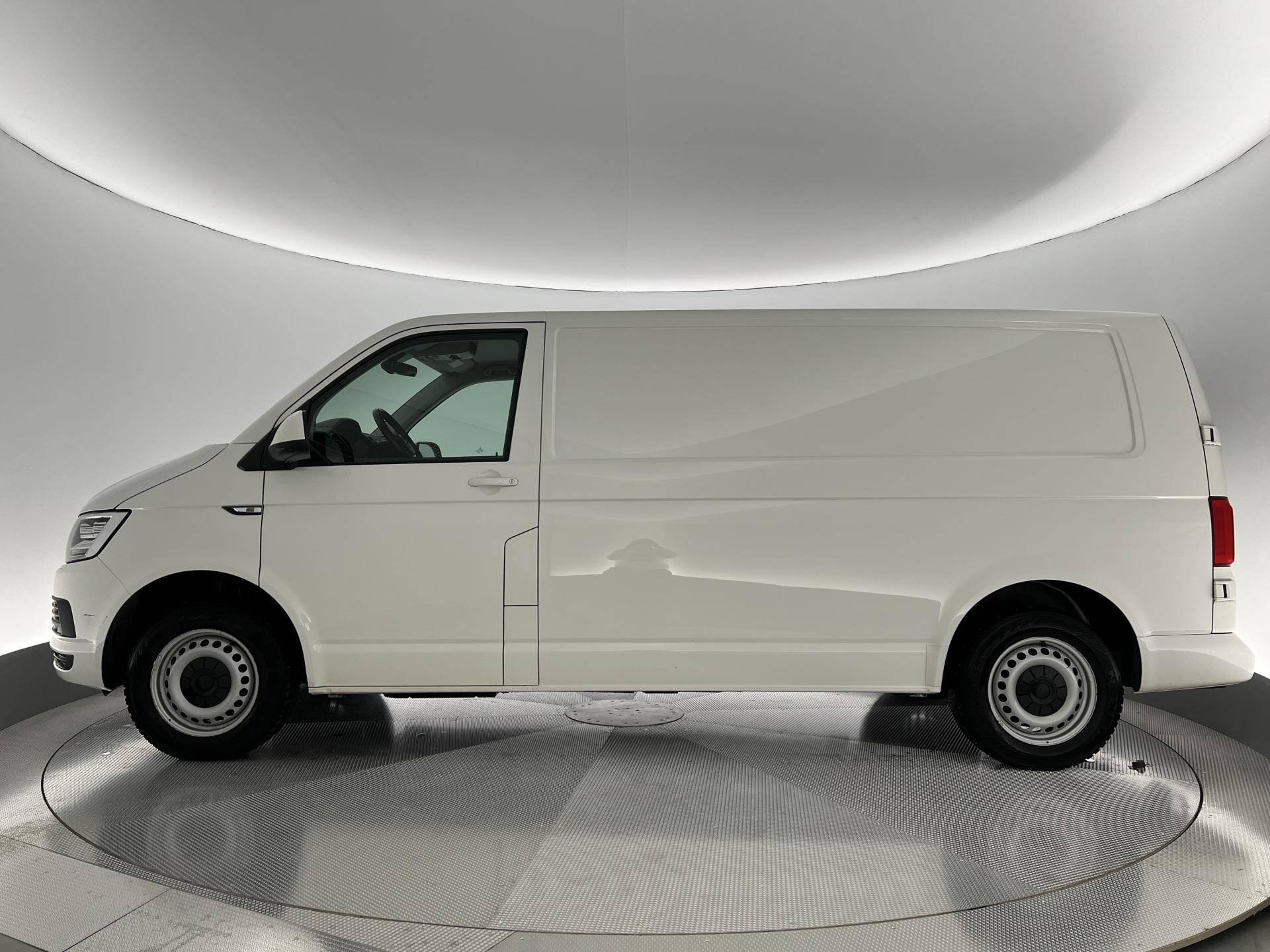 Volkswagen Transporter Pitkä 2,0 TDI 84 kW 3000kg PRO+ ** Juuri tullut | LED | Webasto | Vetokoukku | Vakkari | Suomi-auto ** full
