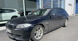 BMW 530 F11 Touring xDrive M-sport ** HUD | Adapt.vak | Panorama | Vetokoukku | Muistipenkki | Hifit | P.tutkat **